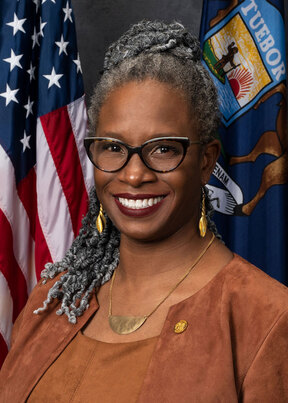 Photo of Sen. Erika Geiss